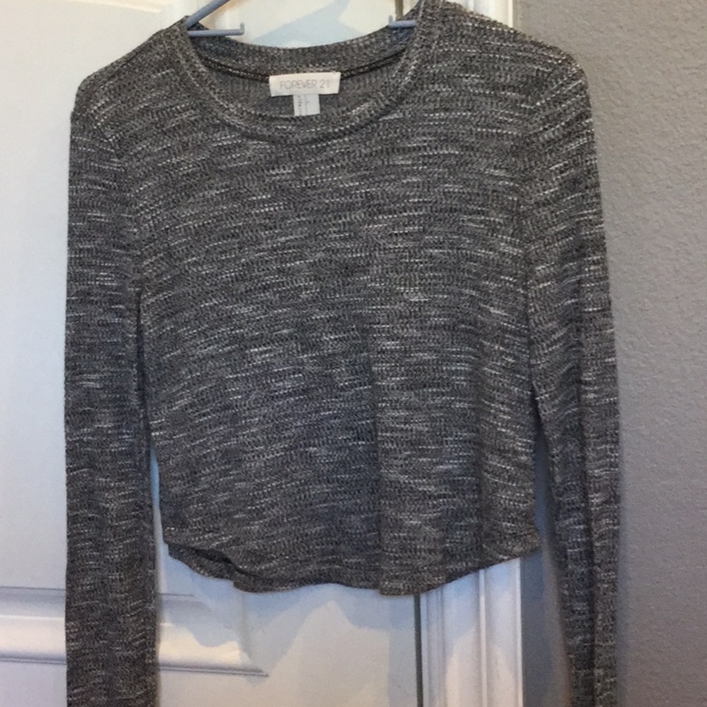 Black and white cropped long sleeve